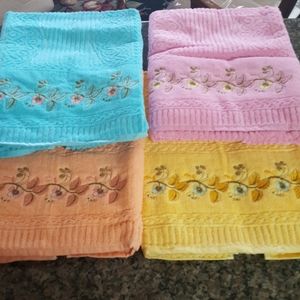 Set of 4 new 100% egyptian giza cotton towels bought in egypt in package new